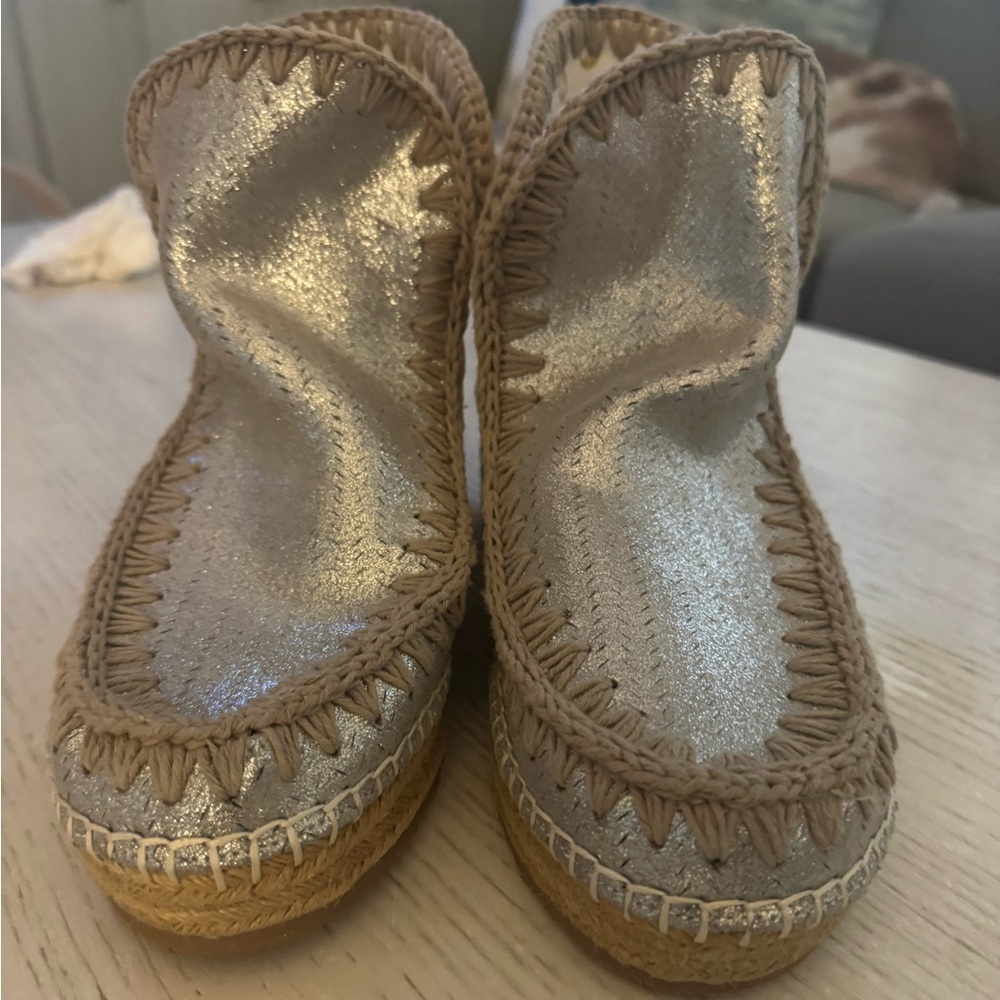 Mou Metallic Silver and Tan Moccasins